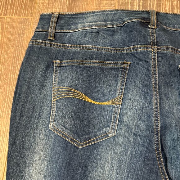 Bandolino Mandie Slim Embroidered Jeans – Size 16WS - Picture 10 of 16